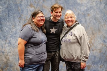 Buy Photo Ops and Select Autos Now
