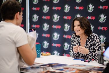 Buy Photo Ops and Select Autos Now
